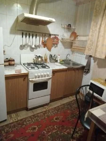 For Sale: 2-room apartment, area of Metalurgov Prospect, 1/4