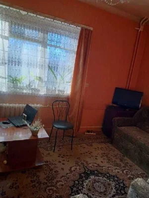 Продается2 ком квартира , р-н пр. Металлургов ,1/4