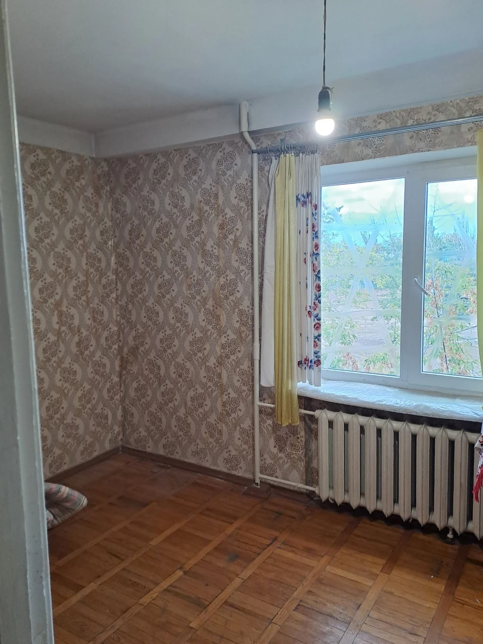 ТЕРМІНОВО продам 2- кім. кв. на 3 повер. на Космосі по вул.