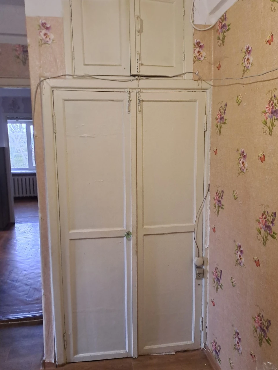 ТЕРМІНОВО продам 2- кім. кв. на 3 повер. на Космосі по вул.