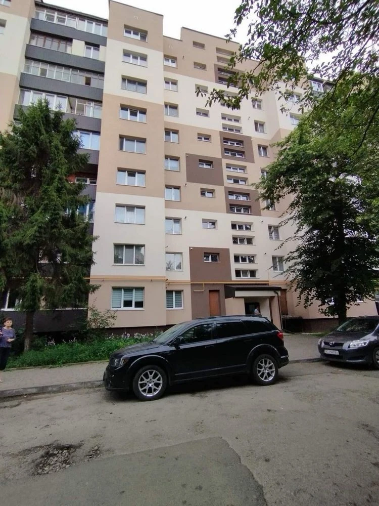 4 кімнатна квартра , оновлений будинок, Хоткевича , автономн