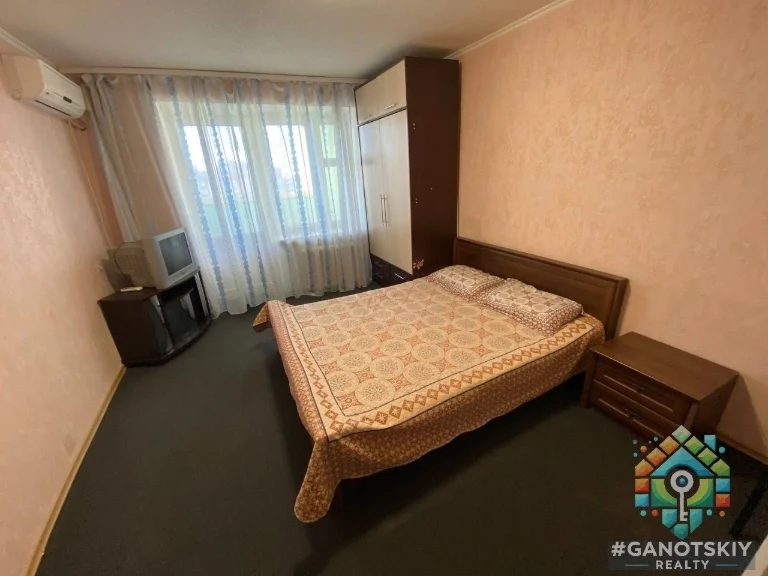 Продается 1-комнатная квартира, 38.5 м², Кирпичный дом, улица Театральная, Кедрина