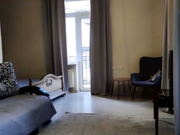 Apartment. Odesa, Torgova St.