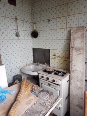 I will sell a 1-room apartment in the village of Skhidne, Sharykova Street.