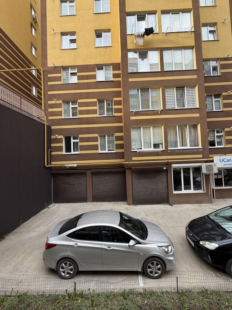 Продам гараж Озерна вул. Кармелюка 11