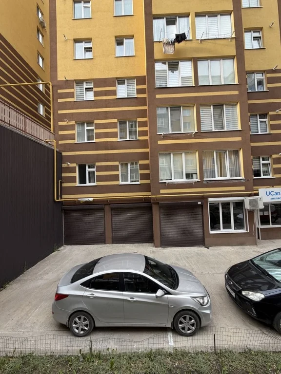 Продам гараж Озерна вул. Кармелюка 11