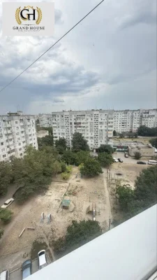 Продам трикімнатну квартиру з ремонтом. Вулиця Героїв Україн