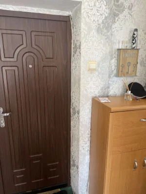 Район Северного рынка! Квартира на втором этаже из пяти! Не угловая, очень теплая.