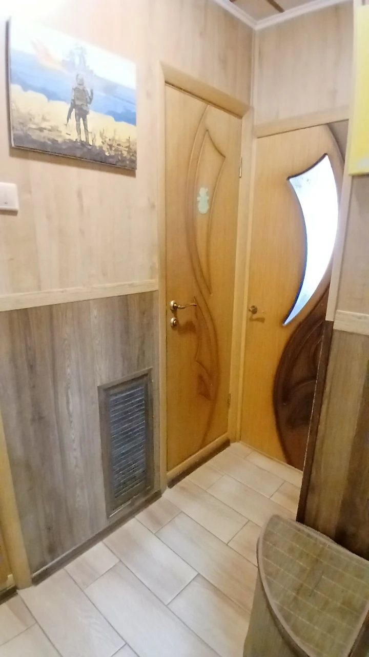 Продается двухкомнатная квартира в Корабельном
