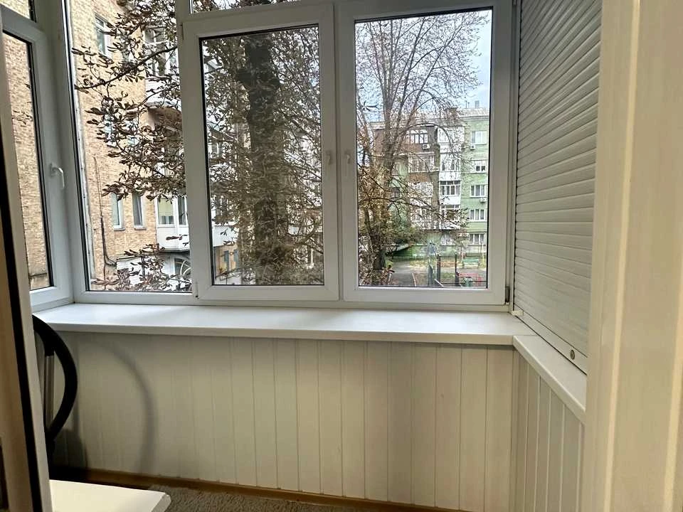 Квартира. Киев, улица Институтская
