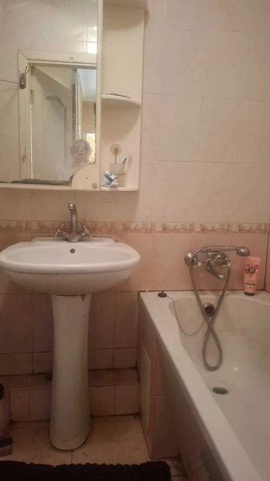 Продам 3х к.квартиру на жм Победа - 4  пр. Героев, 12