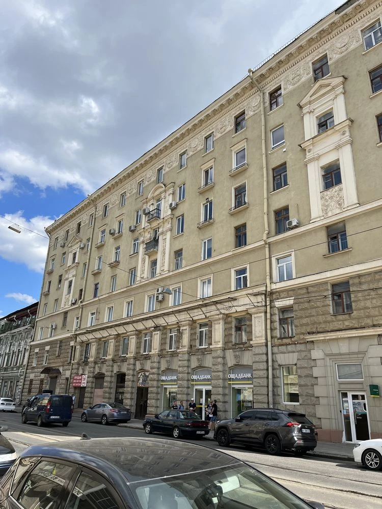 For Sale: 3-bedroom apartment WITHOUT commission