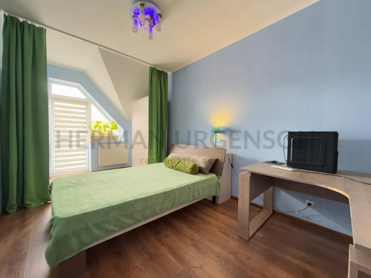 Продаж 3к квартири 100 м.кв / вул. О.Хiри, Боздош