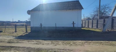 For Sale: Single-Story Brick House with Land
