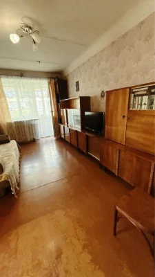 Apartment, 3 bedrooms, located on Zup. Doslidna