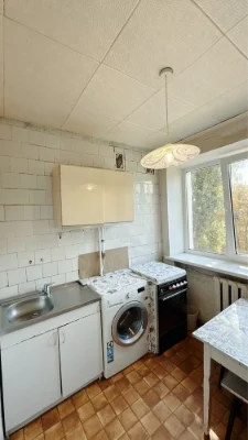Apartment, 3 bedrooms, located on Zup. Doslidna