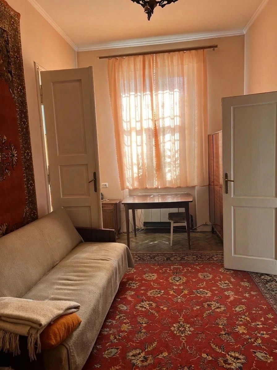 3-кімнатна квартира 92,4 м², вул. Українська, Чернівці — 2-й