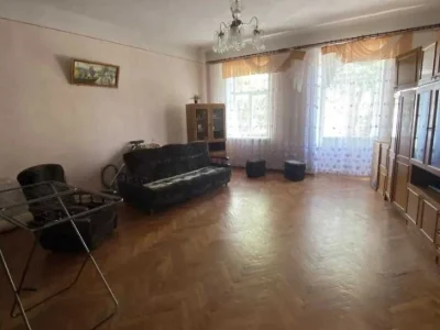 Spacious apartment for sale in Шевchenkivsky district