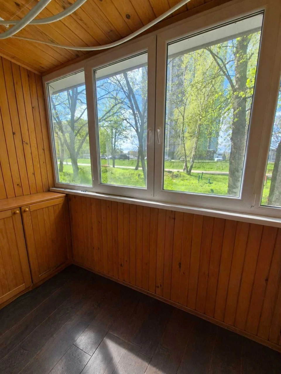 Продам (продаж) 3-х кімнатну квартиру з ремонтом 1/12 біля м