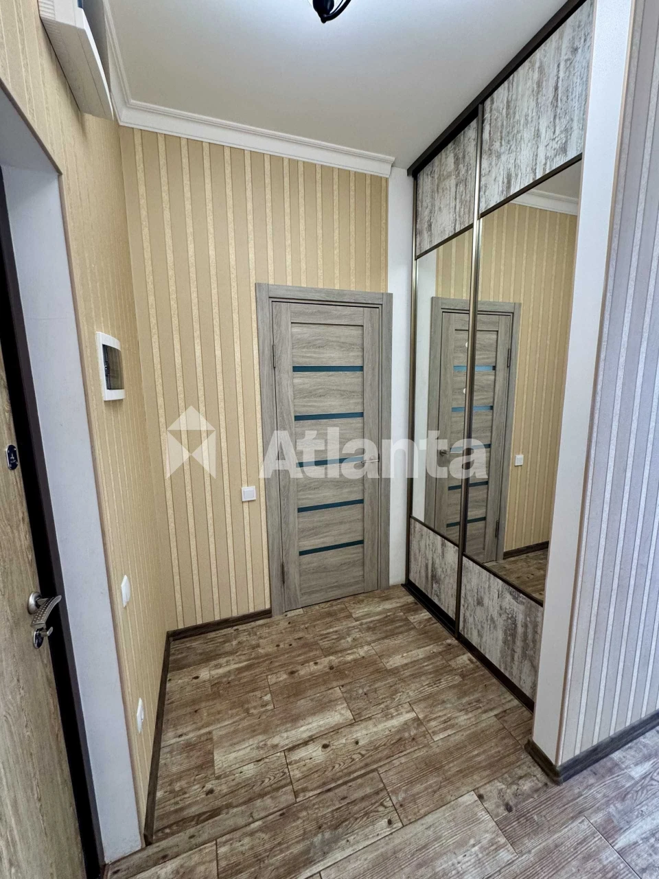 Продается квартира с ремонтом и мебелью на Таирове.
