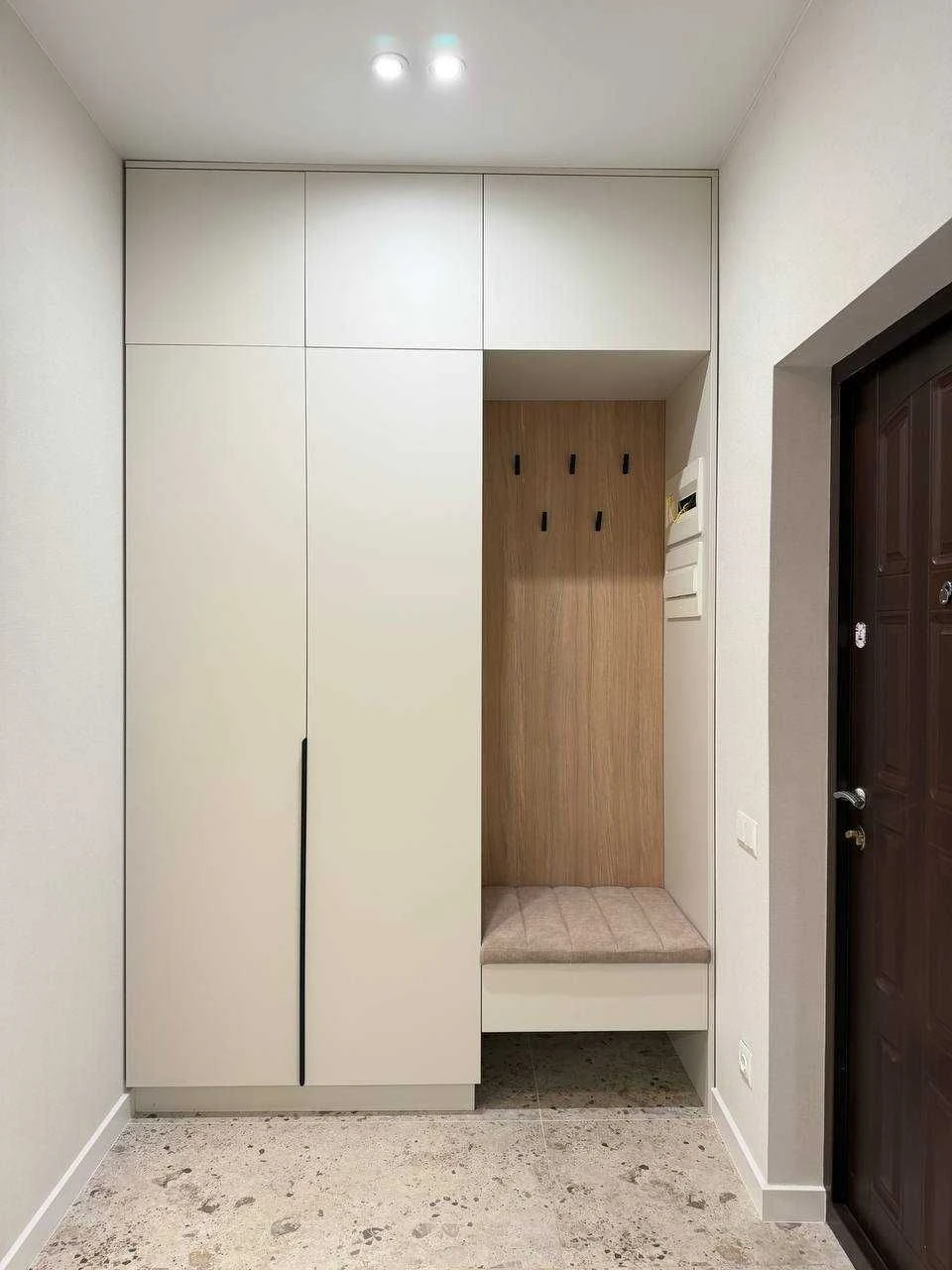 63 ПЕРЛИНА | 1-комнатная квартира 43 м² — ремонт, вид на ипподром