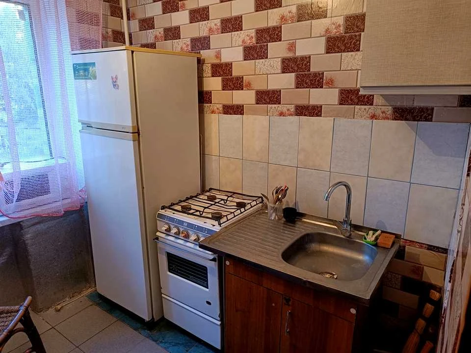 Apartment. Zakhysnykiv Ukraini Street, Chernihiv
