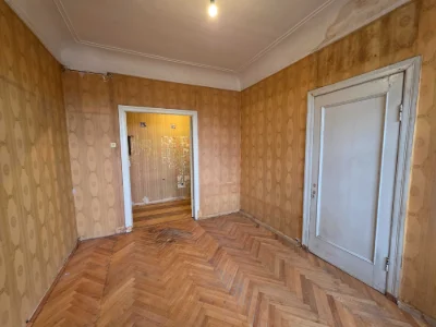 Продаж 2-к квартири  56 кв.м. вул. Деревлянська 12/42 під ре