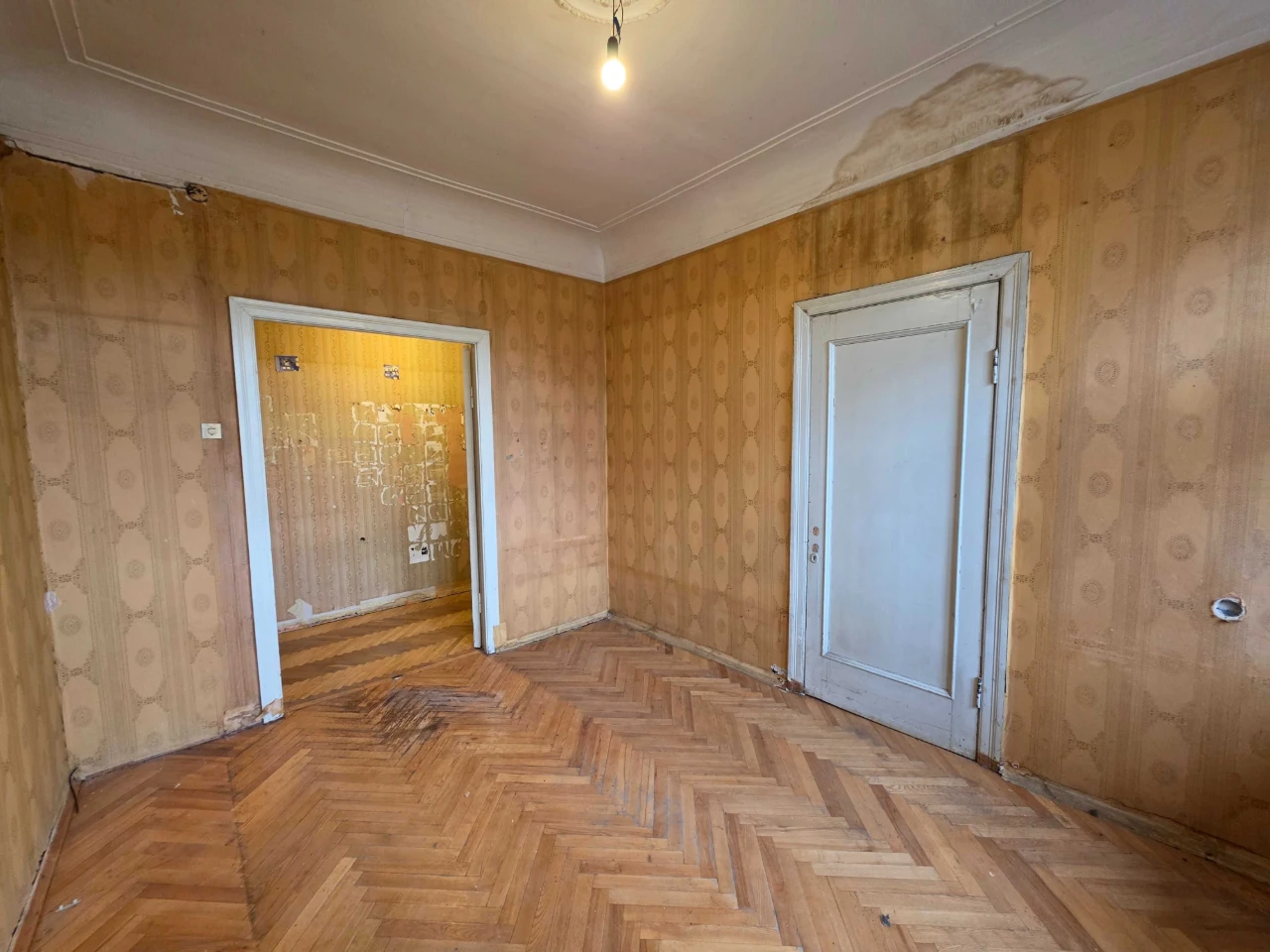 Продаж 2-к квартири  56 кв.м. вул. Деревлянська 12/42 під ре