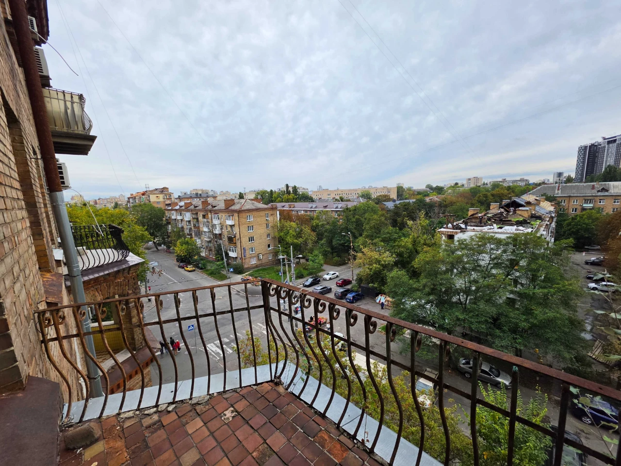 Продаж 2-к квартири  56 кв.м. вул. Деревлянська 12/42 під ре