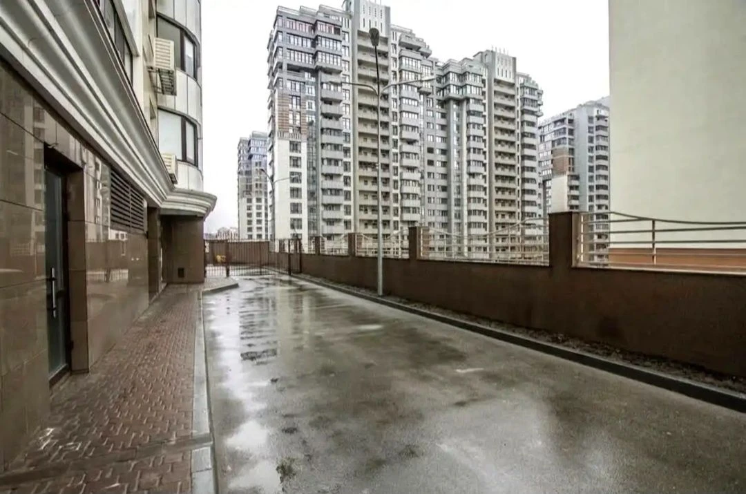 ЖК Новопечерский двор, паркинг, ул. Верхогляда 2А (Драгомиро