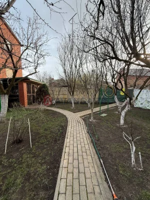 Продажа двухэтажного дома в Космическом районе.