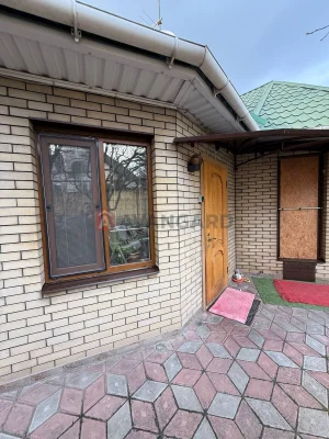 Продажа двухэтажного дома в Космическом районе.
