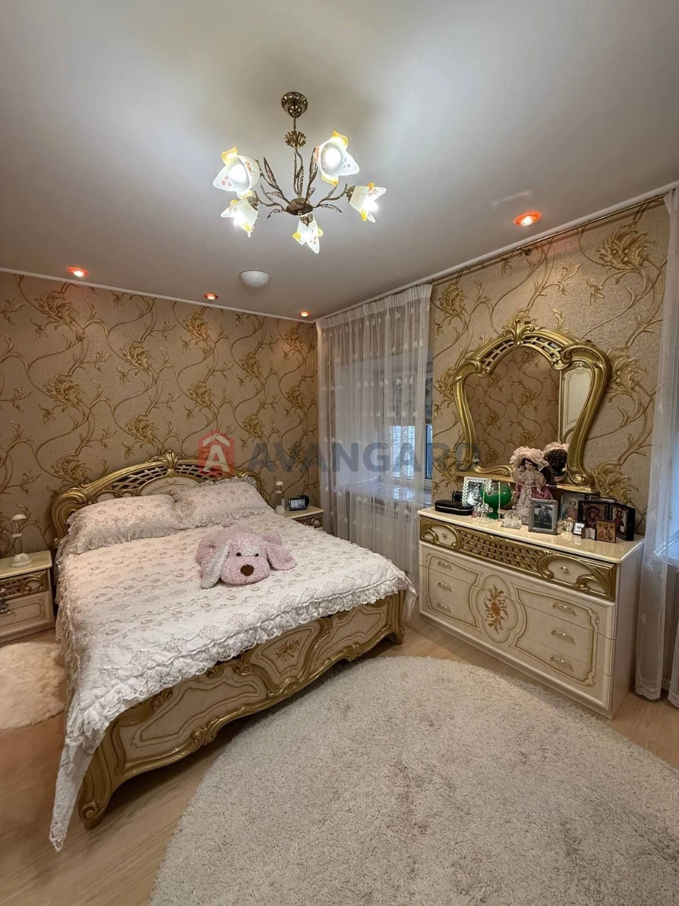 Продажа двухэтажного дома в Космическом районе.