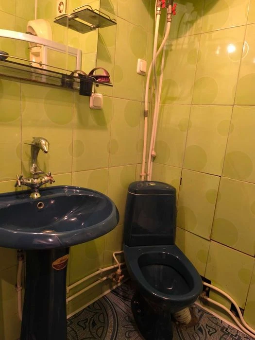 Продам 2-х комнатную квартиру на Бочарова.Котовского. Хоз
