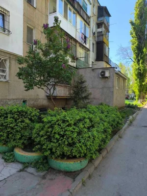 Продам 2-х комнатную квартиру на Бочарова.Котовского. Хоз