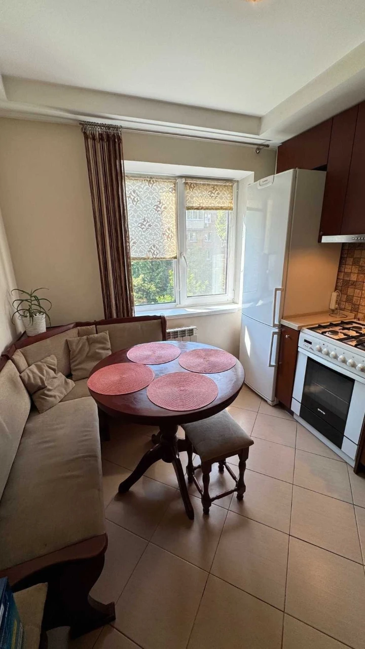 Apartment for Rent: 2-bedroom, 47 sq m, Oleksievska St., 3A