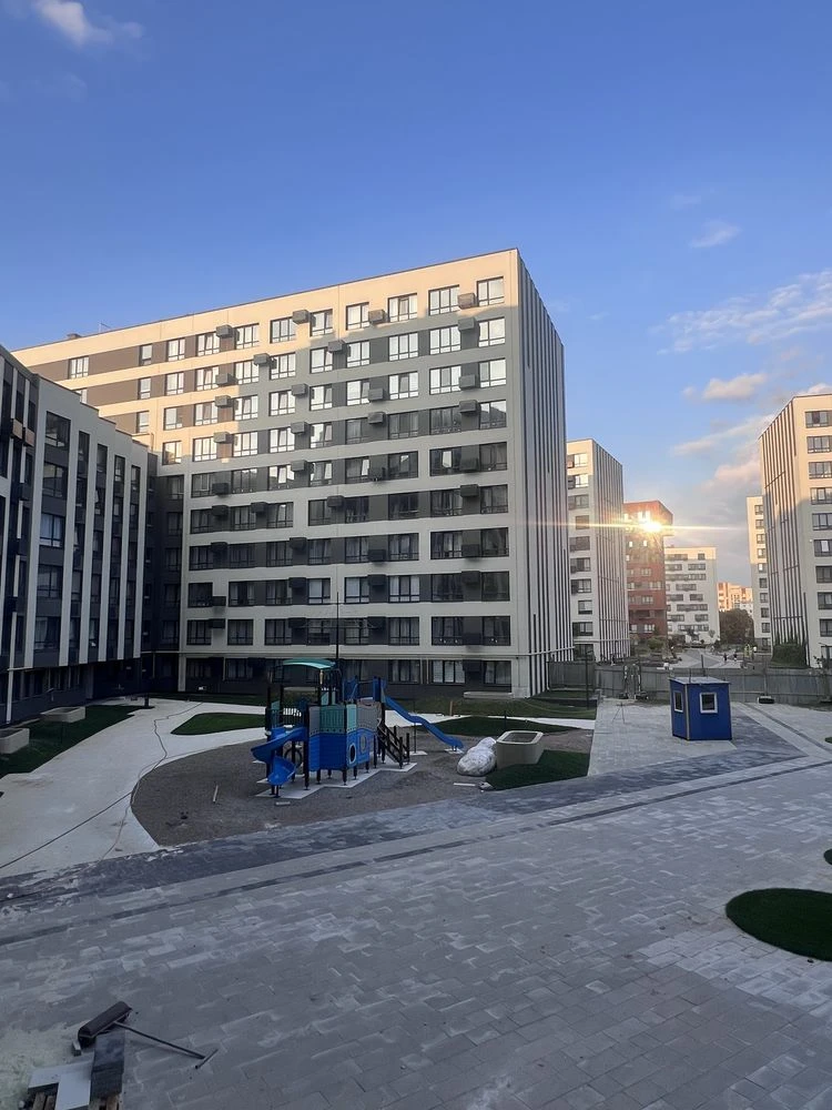 Greenville Park Apartment 1 room FOR SALE