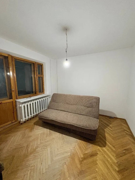 Sale of a spacious 4-room apartment on Verнадського, Syhov