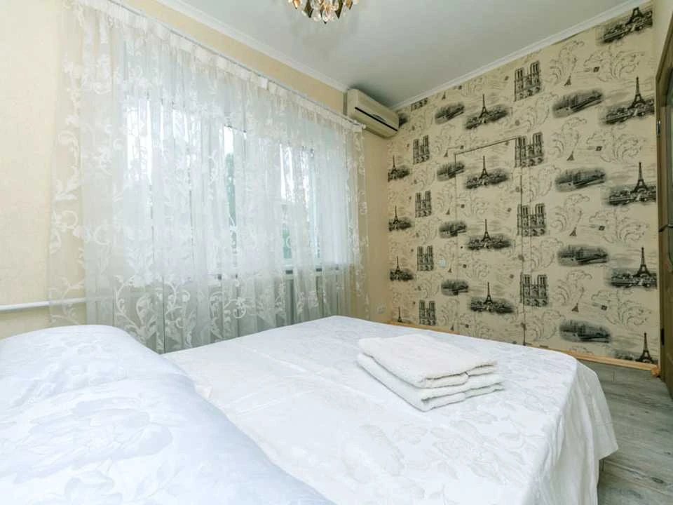 Квартира. Киев, улица Кирило-Мефодиевская