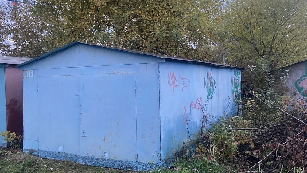 For Sale: Metal Garage