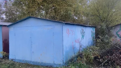 For Sale: Metal Garage
