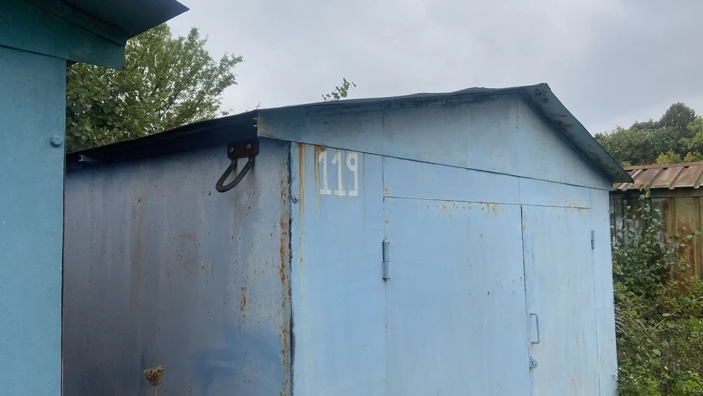 For Sale: Metal Garage