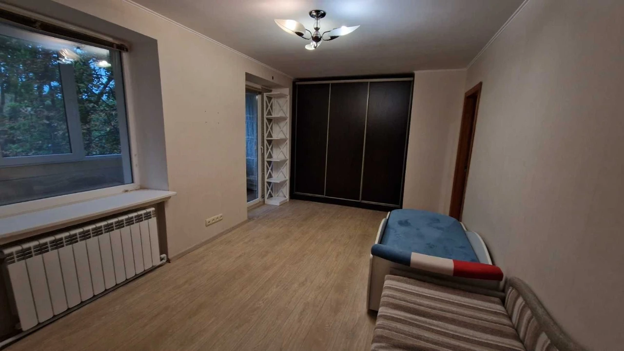 Продам 1кв Павлове Поле м.Бот.сад 7хв пішки вул.О.Яроша 47 є