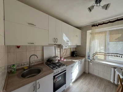 Three-bedroom apartment at 11 Pozdovzhna/G.Sveridova. 4/5