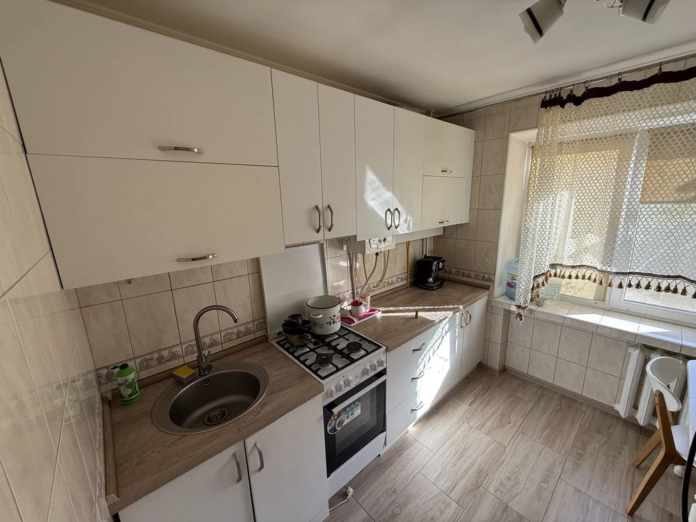 Three-bedroom apartment at 11 Pozdovzhna/G.Sveridova. 4/5
