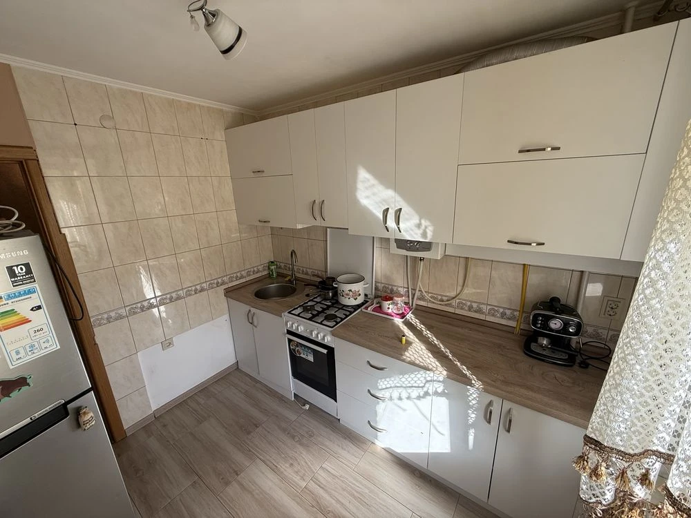 Three-bedroom apartment at 11 Pozdovzhna/G.Sveridova. 4/5