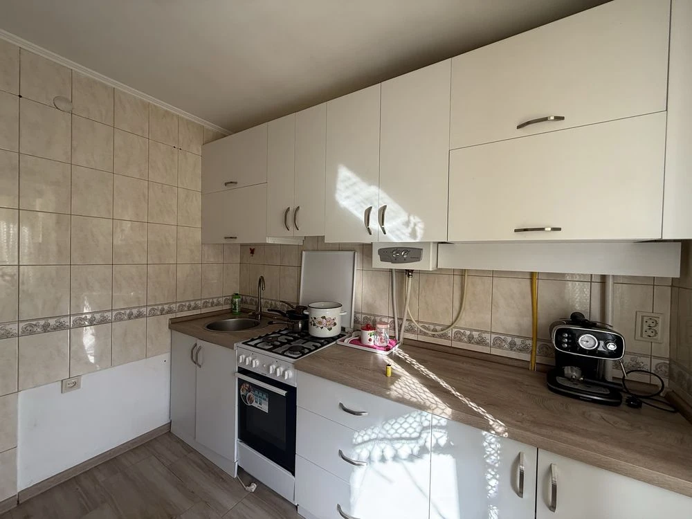 Three-bedroom apartment at 11 Pozdovzhna/G.Sveridova. 4/5
