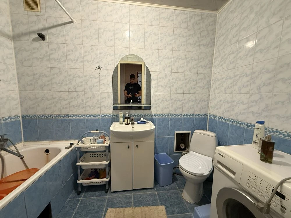 Three-bedroom apartment at 11 Pozdovzhna/G.Sveridova. 4/5