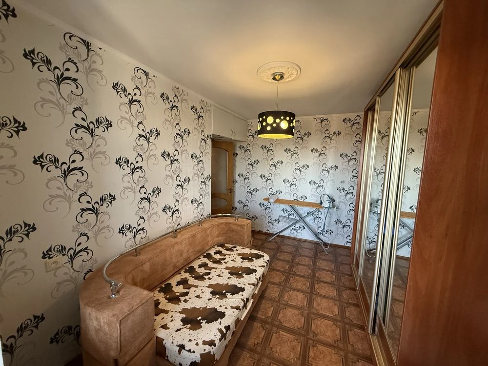 Three-bedroom apartment at 11 Pozdovzhna/G.Sveridova. 4/5