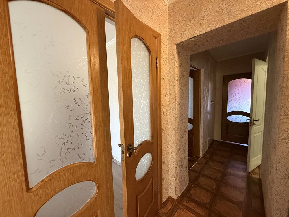 Three-bedroom apartment at 11 Pozdovzhna/G.Sveridova. 4/5